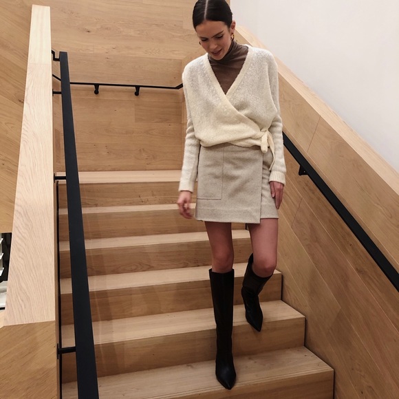 Meet your Posher, Rhiannon - Picture 1 of 1